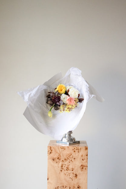 LOVE NOTES VALENTINE'S ARRANGEMENT - MEDIUM